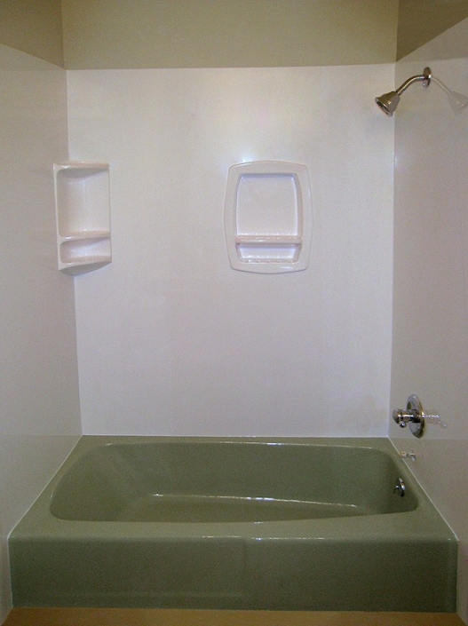 Onyx Iceberg Shower Surround with Soap Caddy